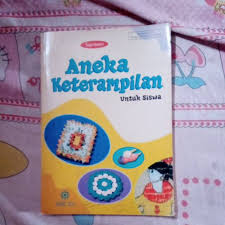 Cover Aneka Keterampilan Untuk Siswa / Suprihatin