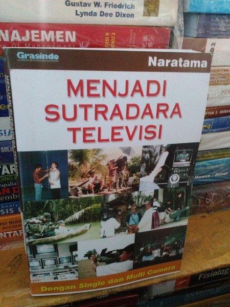 Cover Menjadi Sutradara Televisi :  Naratama
