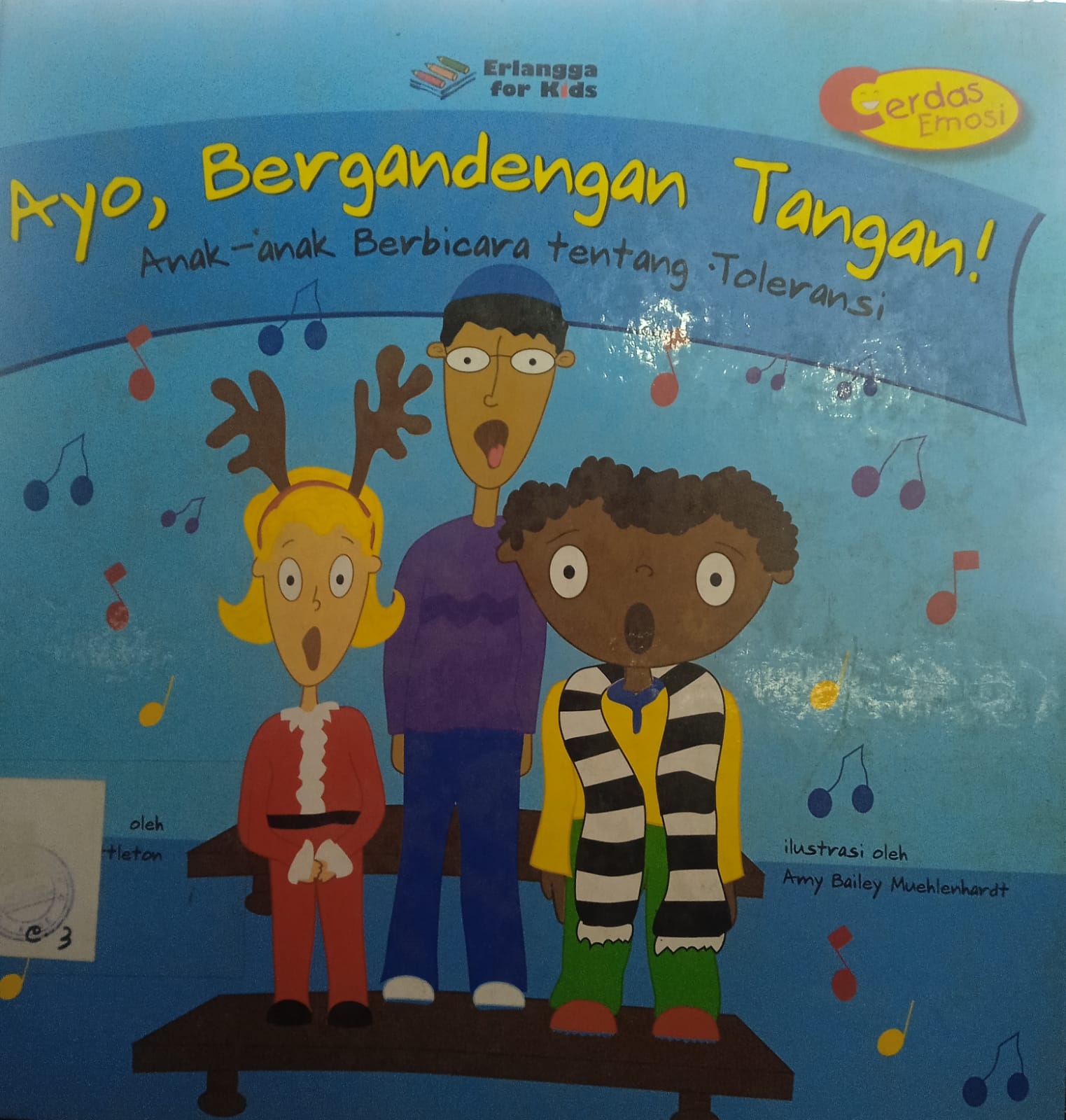 Cover Ayo Bergandengan Tangan :  Ana -anak Berbicara Tentang Toleransi / Pamela, Hill Nettleton