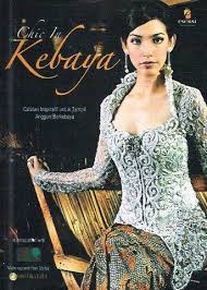 Cover Chic In Kebaya : Catatan Inspiratif Untuk Tampil Anggun Berkebaya / Pentasari,Ria