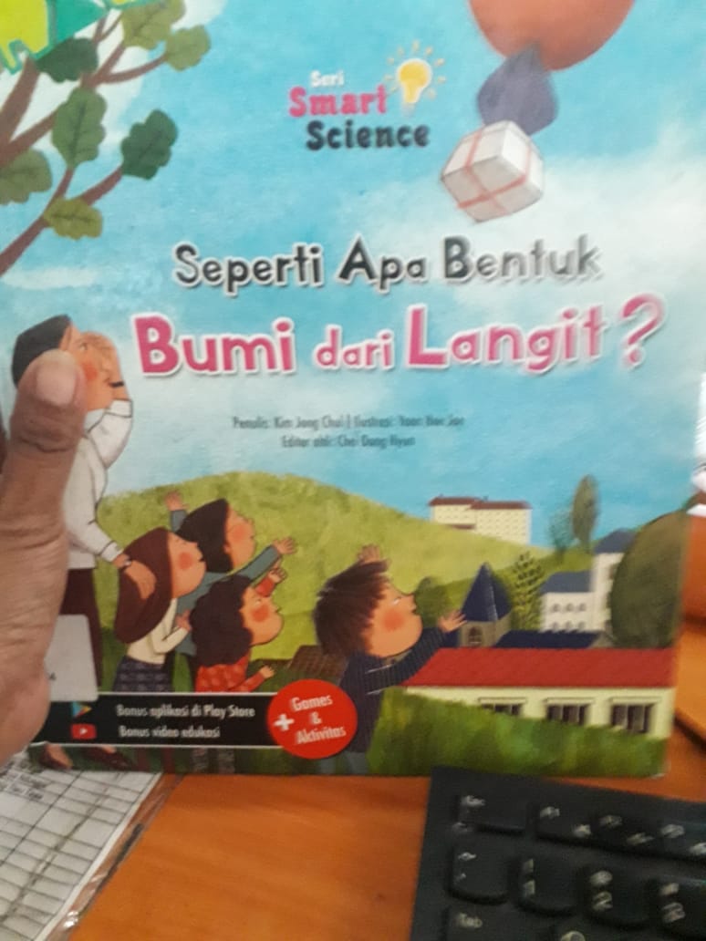Cover Seperti Apa Bentuk Bumi dari Langit :  Materi Pembelajaran / Kim Jong Chul