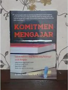 Cover Komiktmen Mengejar :  Sebuah Refrensi bagi MEreka yang Terpanggil Untuk Mengajar / Heny Pratiwi
