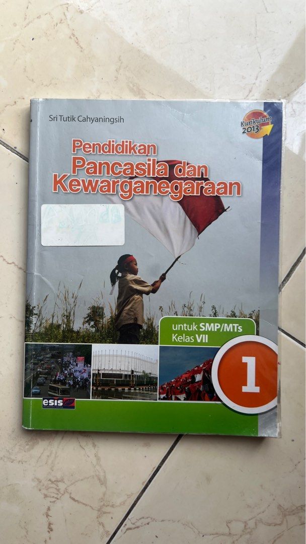 Cover Pendidikan Pancasila dan Kewarnegaraan :  Untuk SMP/MTs Kelas VII Buku 1 / Sri Tutik Cahyaningsih