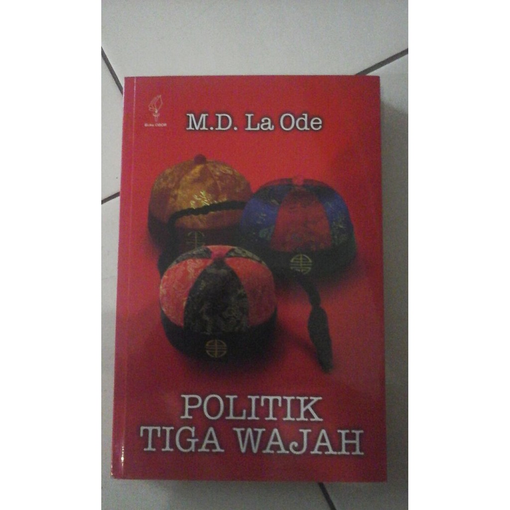 Cover Politik Tiga Wajah / Ode La