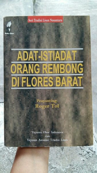 Cover Adat Istiadat Orang Rembong Di Flores Barat