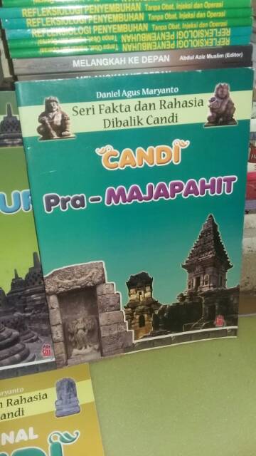 Cover Candi :  Pra-Majapahit / Daniel Agus Maryanto