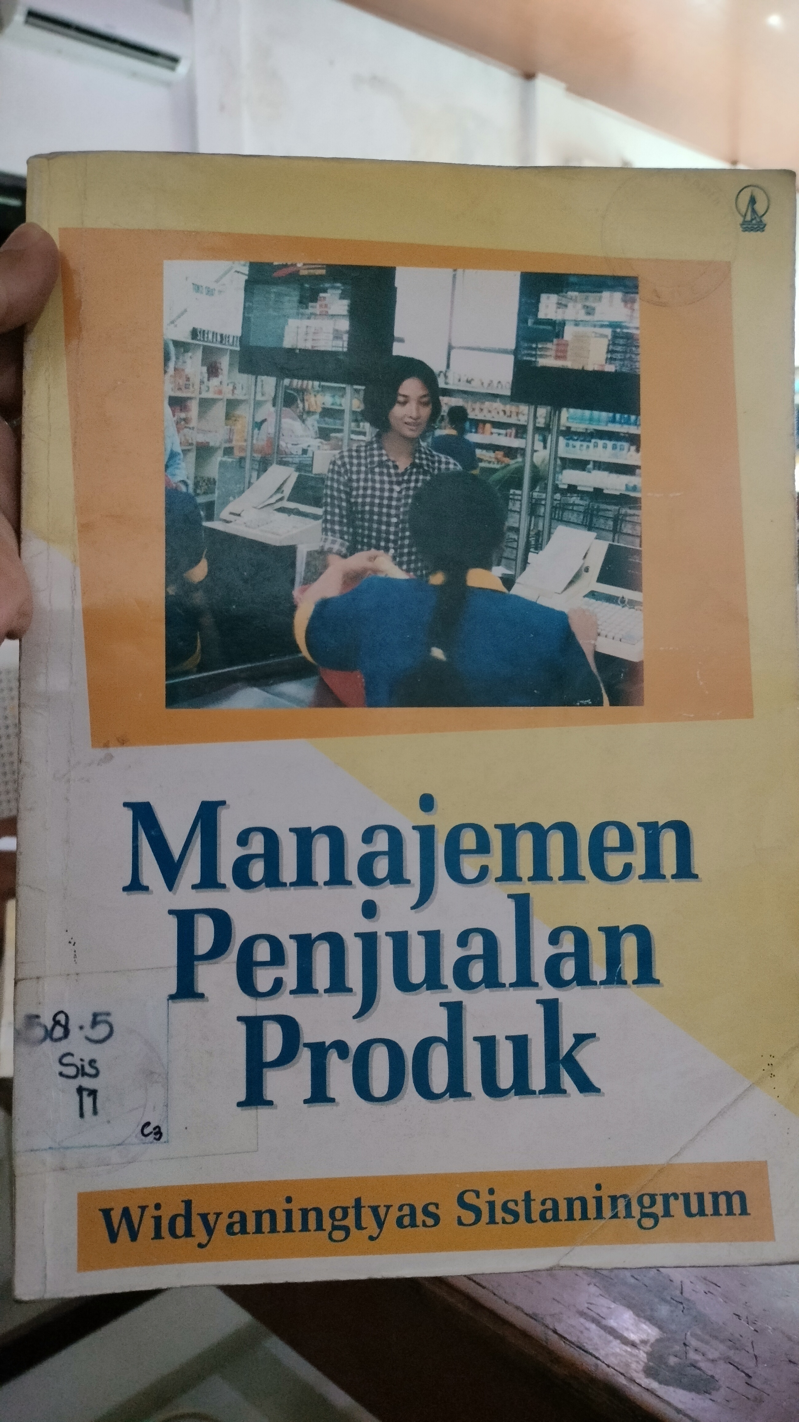 Cover Manajemen Penjualan Produk / Sistaningrum Widyaningtyas