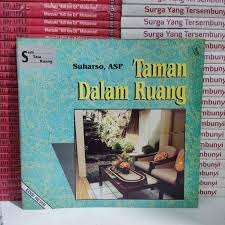 Cover Taman Dalam Ruang / Suharso
