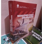 Cover Manajemen Risiko Dan Asuransi / Suryantoro