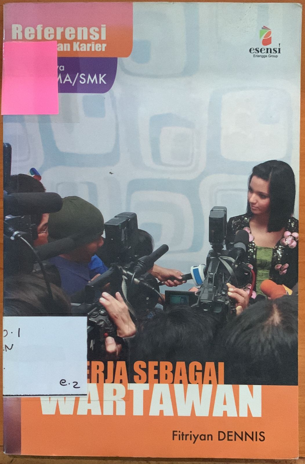 Cover Bekerja Sebagai Wartawan / Fitriyan Dennis