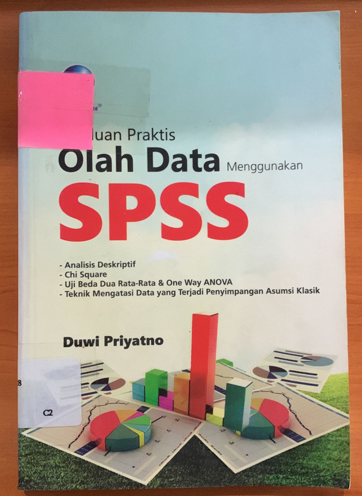 Cover Panduan Praktis Olah Data menggunakan SPSS / Duwi Priyatno