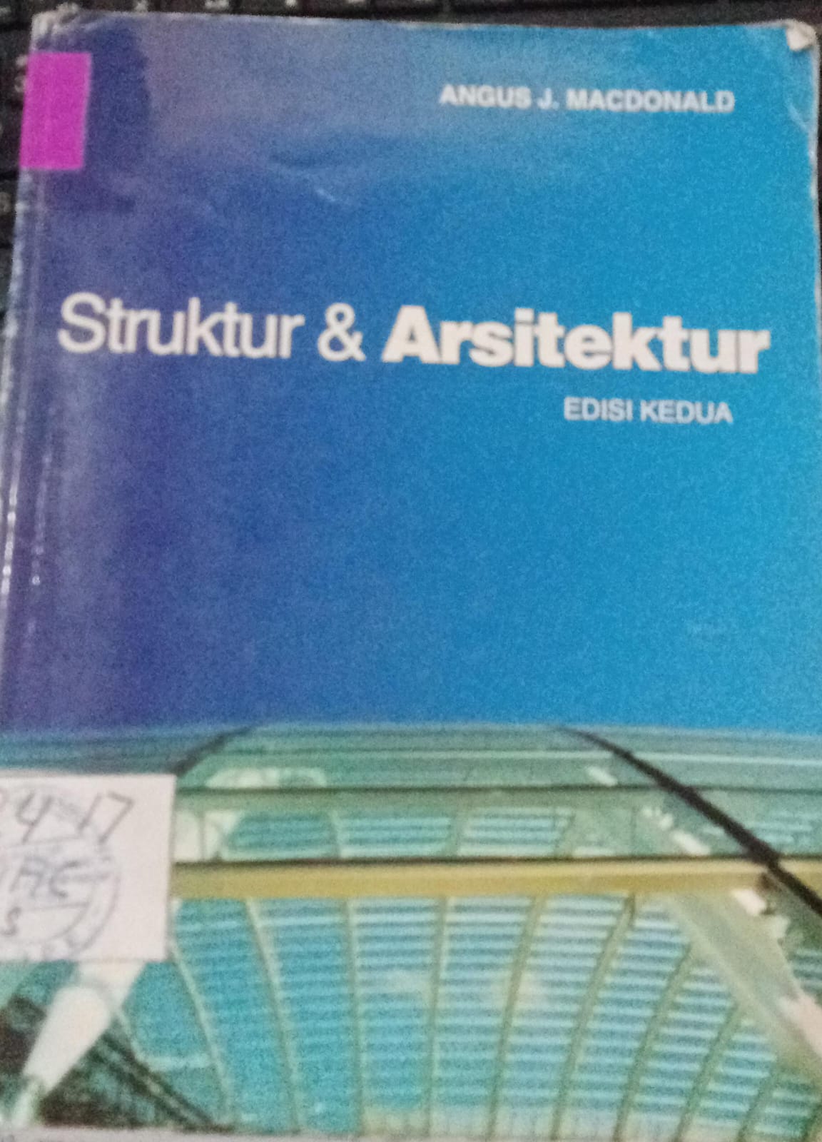 Cover Struktur & Arsitektur / Macdonald J. Angus