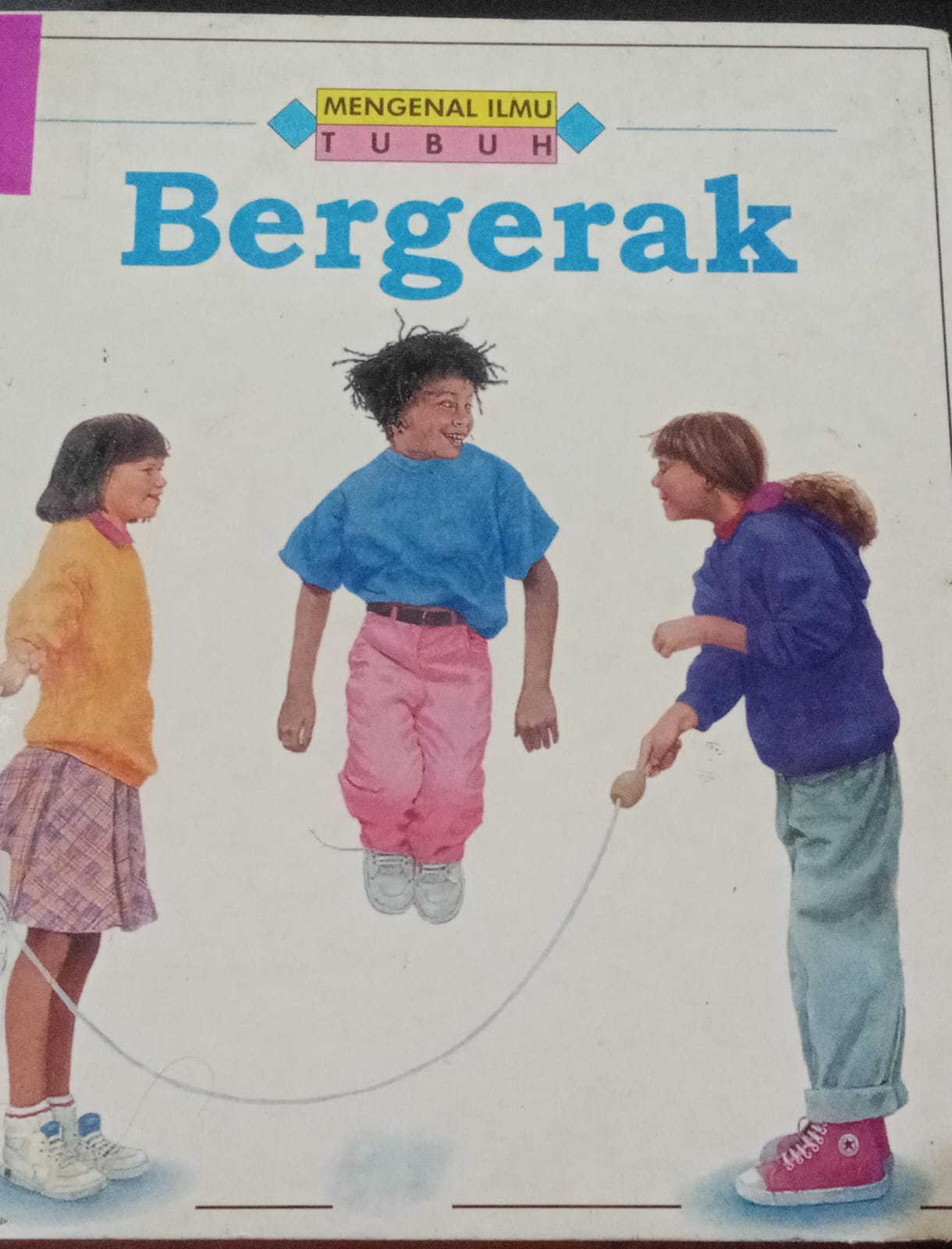 Cover Bergerak / Ganeri, Anita