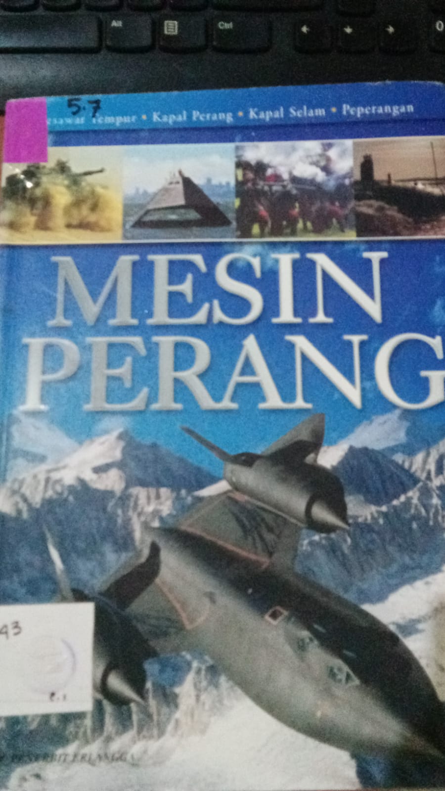 Cover Mesin Perang / Gunston, Bill