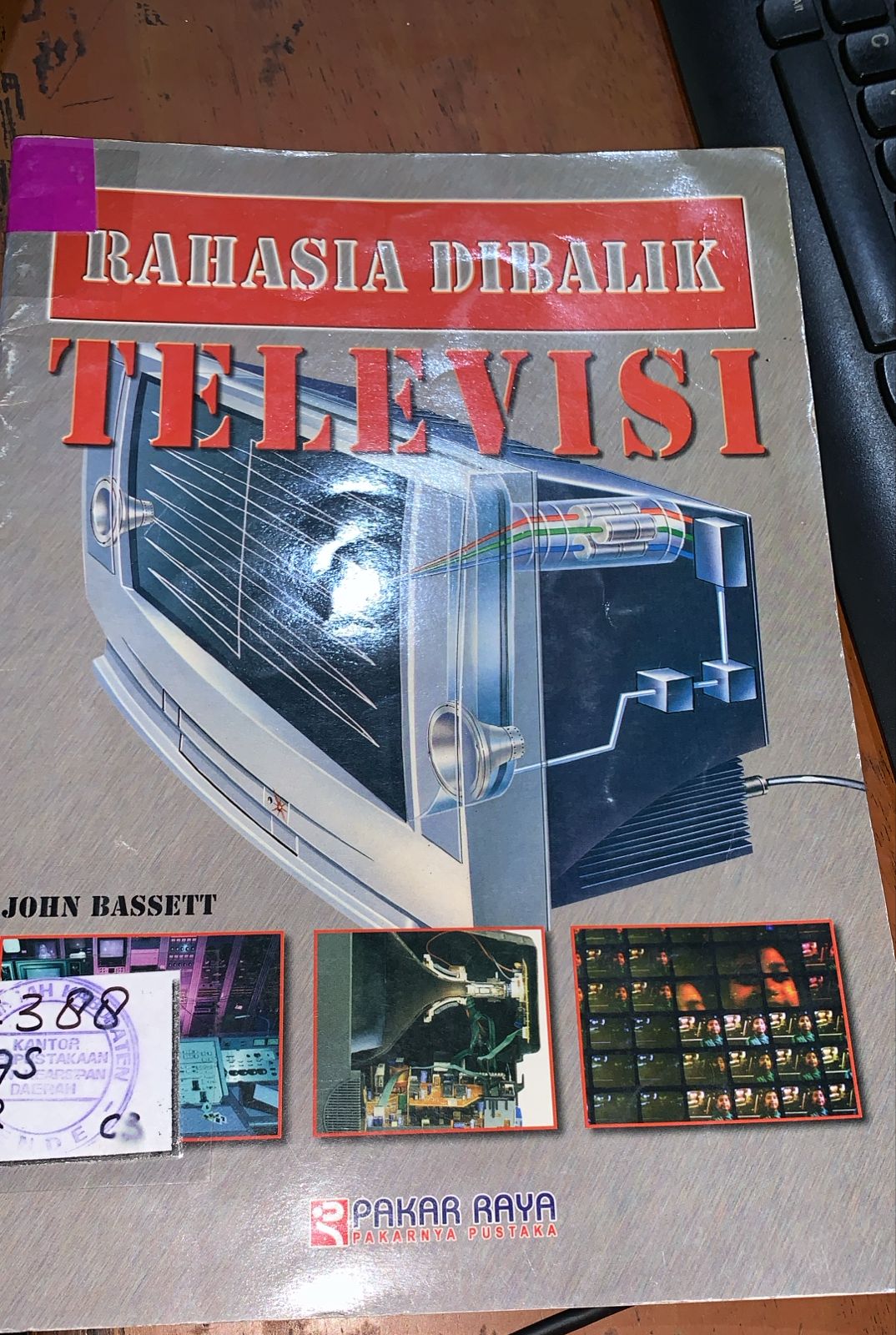 Cover Rahasia Dibalik Televisi / Basett, John