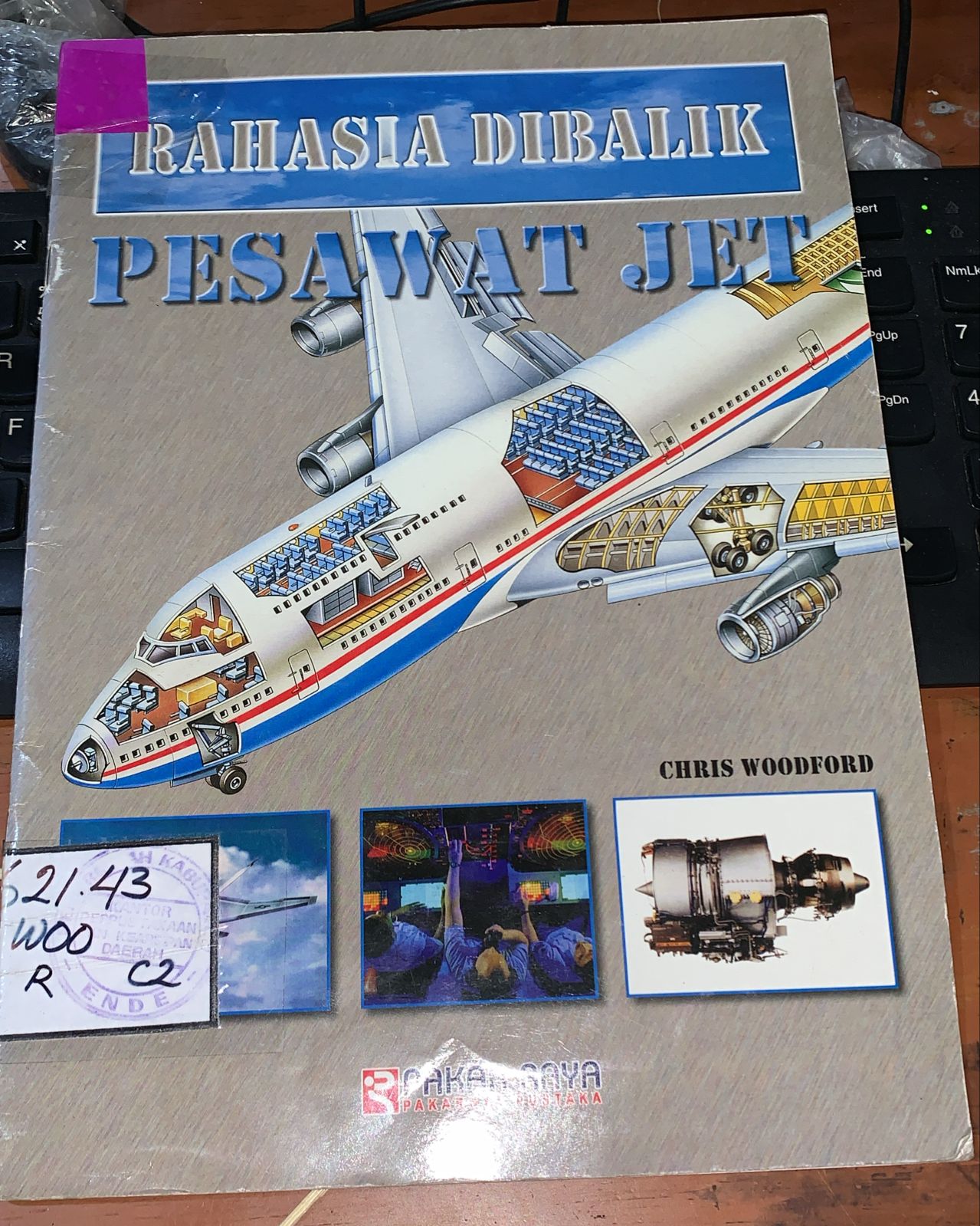 Cover Rahasia Dibalik Pesawat Jet / Woodford, Chris