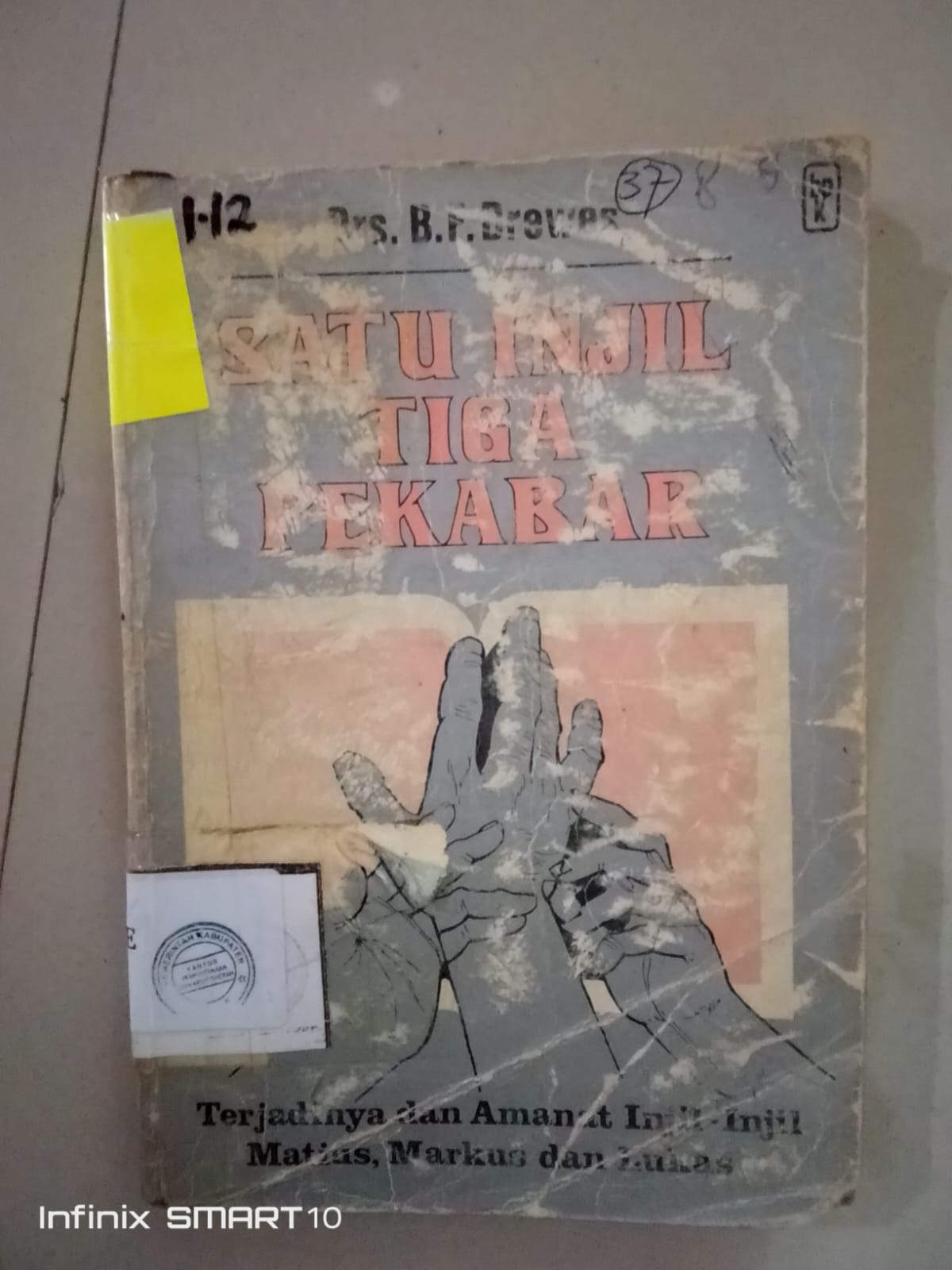 Cover satu injil tiga pekabar