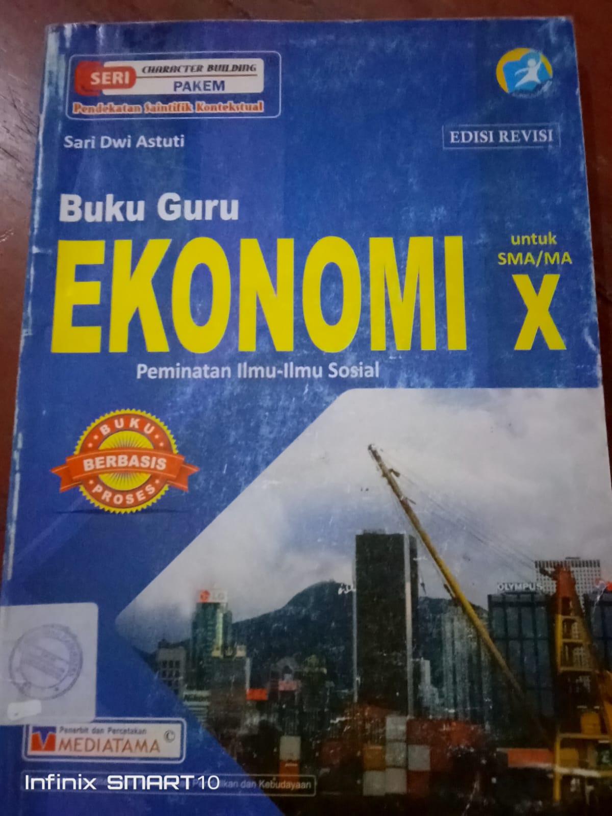 Cover Buku Guru Ekonomi