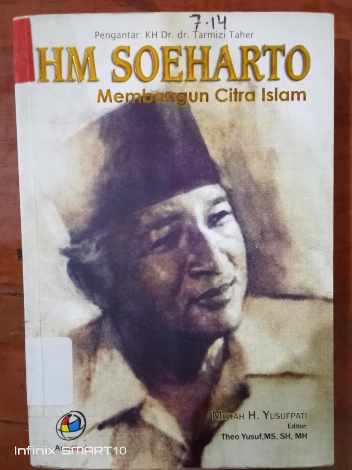 Cover HM Soeharto Membangun Citra Islam