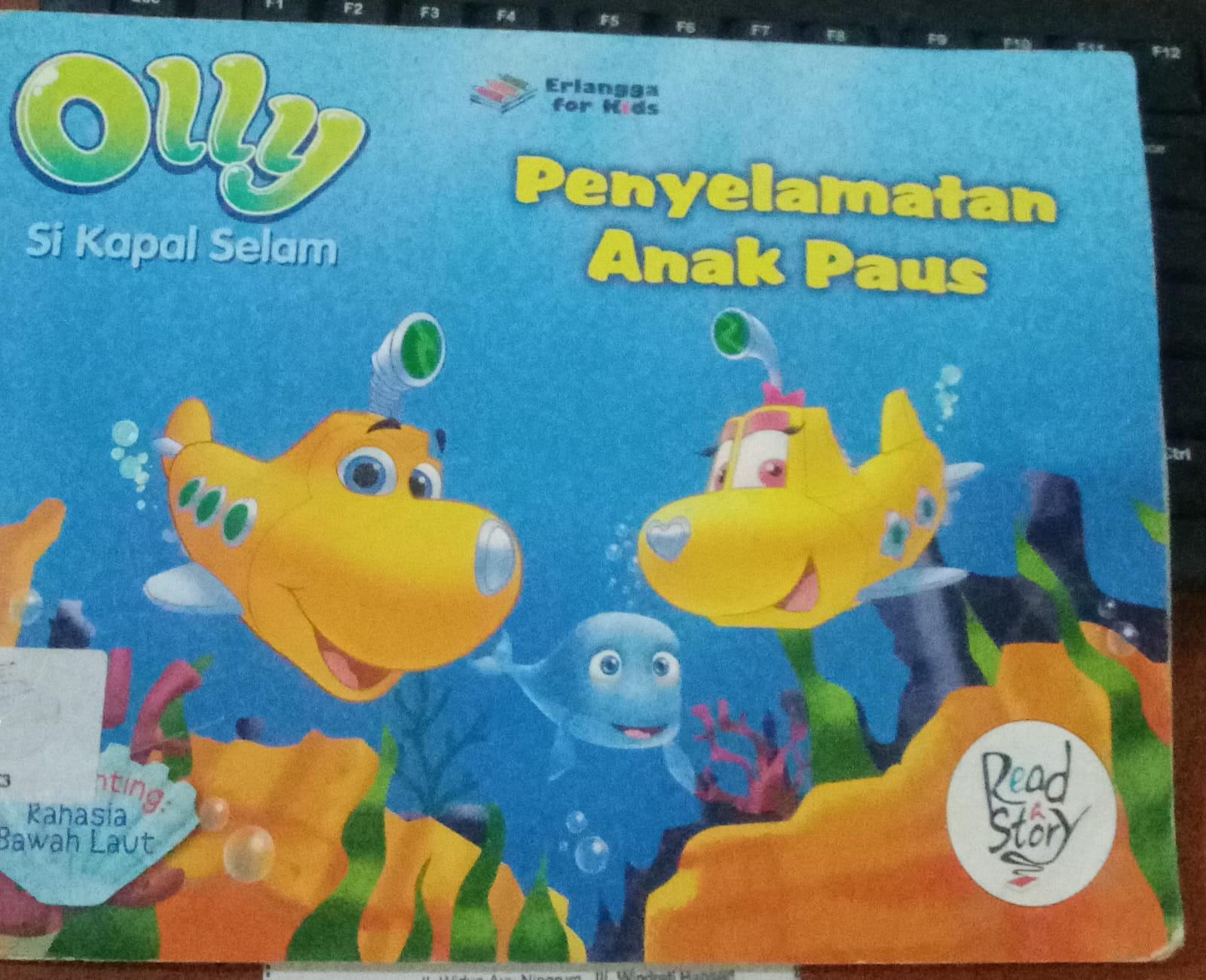 Cover Olly Si Kapal Selam Penyelamatan Paus / Piccione, Annamaria
