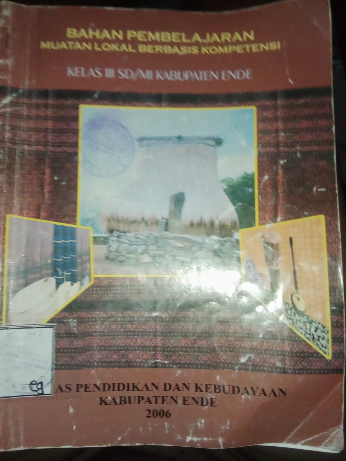 Cover Bahan Pemblajaran Muatan Lokal Berbasis Kompetensi / Mbete Meko Aron