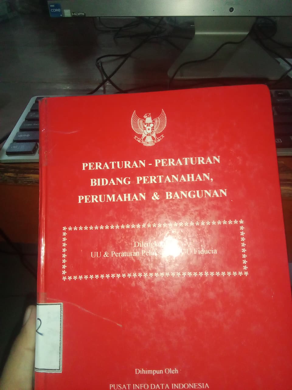 Cover Peraturan-Peraturan Bidang Penerintah Perumahan Dan Bangunan / UU Dan Peraturan Pelaksanaan UUFiducia