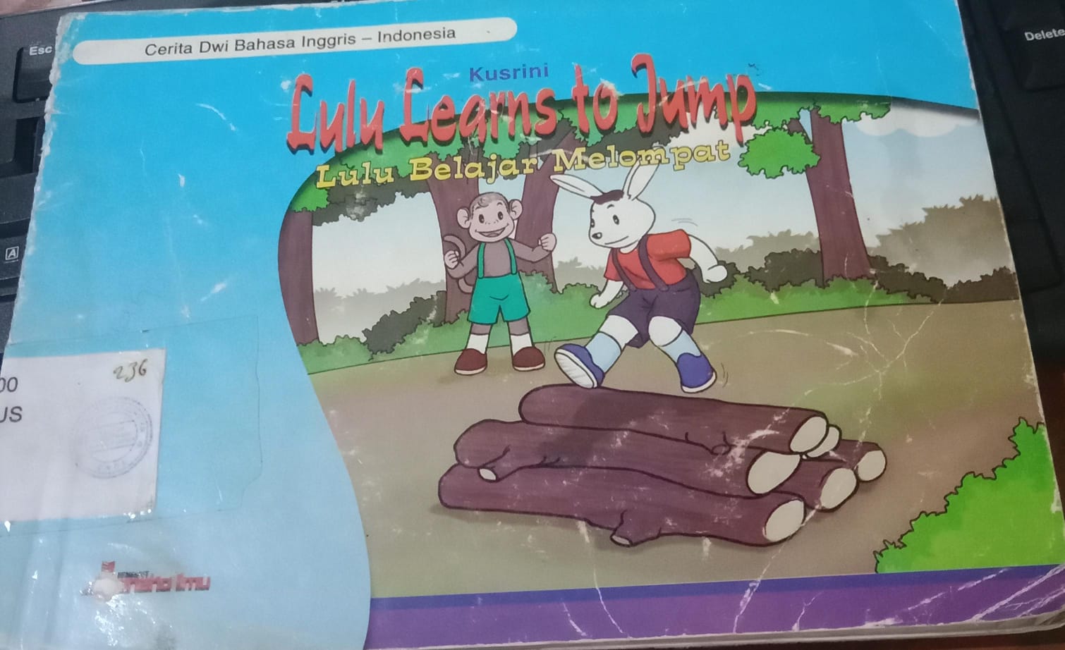 Cover Lulu learns to jump :lulu belajar melopat / Kusrini