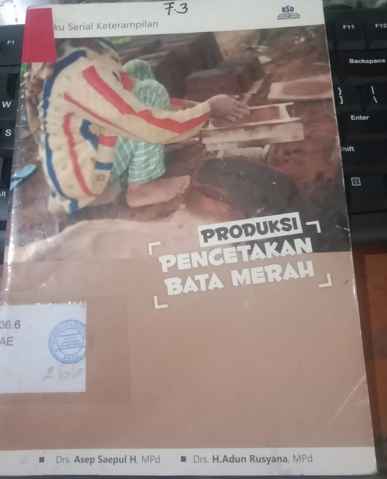 Cover Produksi Pencetak Bata Merah / asep, Saepul