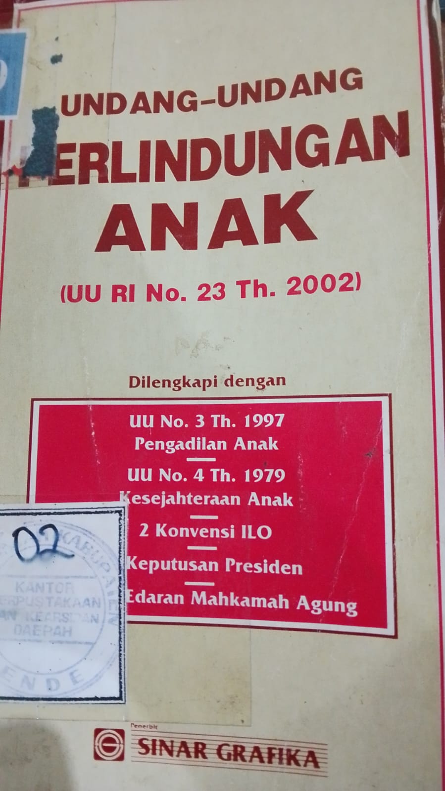 Cover Undang-Undang Perlindungan Anak / Sinar Grafika Offset