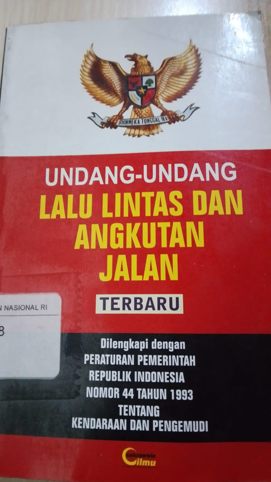 Cover Undang Undang Lalu Lintas Dan Angkutan Jalan / Alya Rifqy
